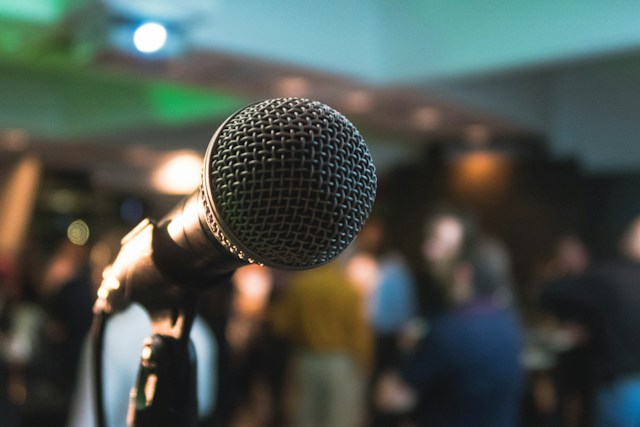 /uploads/image/2023/11/22/discussion-microphone.jpg discussion-microphone.jpg